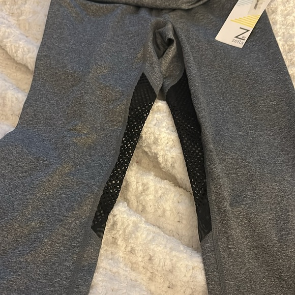 Women’s NWT Zella Cropped Leggings - size S in grey & black - Picture 5 of 9